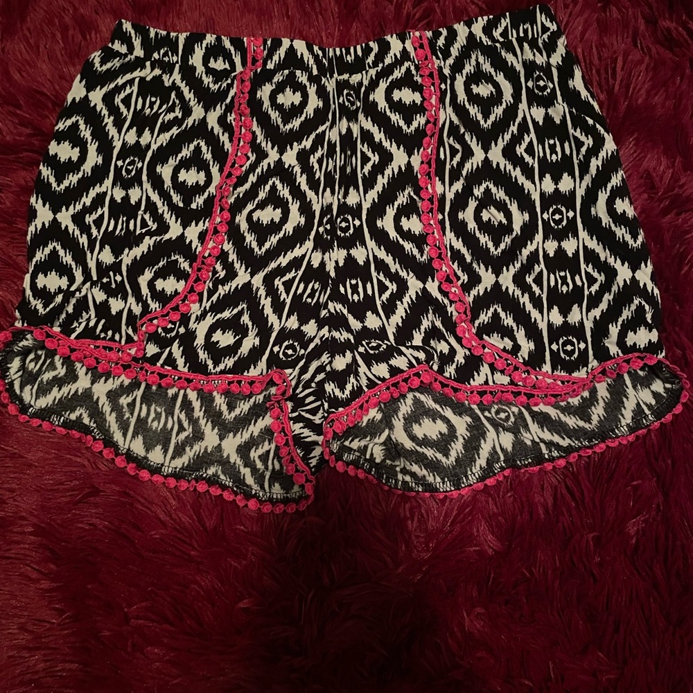 Black and White Patterned PJ Shorts with Pink Pom Pom Trim